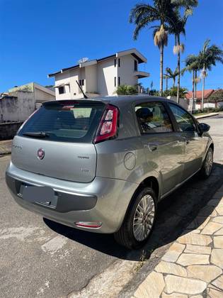 FIAT PUNTO 1.6 ESSENCE 16V FLEX 4P AUTOMATIZADO FIAT PUNTO 1.6 ESSENCE 16V FLEX 4P AUTOMATIZADO